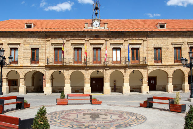 Plaza Mayor Banevente. Ayuntamiento