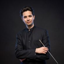 La OSCyL dirigida por Leonard Wacker y con el violinista Luis María Suárez participa esta semana en la 34 Semana Internacional de la Música de Medina del Campo