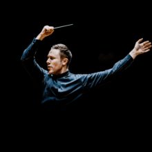 La Orquesta Sinfónica de Castilla y León, dirigida por Roberto González-Monjas ofrece esta semana uno de los mayores retos sinfónicos del siglo XX: el concierto para orquesta de W. Lutoslawski y el concierto para violín de J. Sibelius