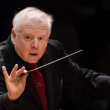 La Orquesta Sinfónica de Castilla y León dirigida por el maestro Leonard Slatkin ofrece esta semana un programa sinfónico con obras de L. Bernstein, S. Barber, A. Copland y A. Dvořák